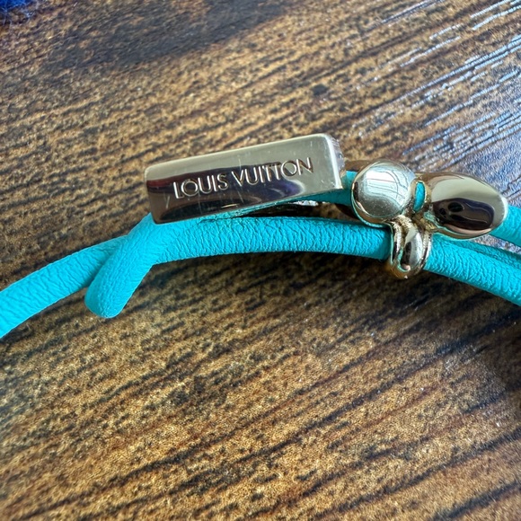 Louis Vuitton Bloom Bracelet - Picture 4 of 7